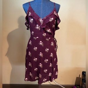 American Eagle Dress Size M Burgandy Floral